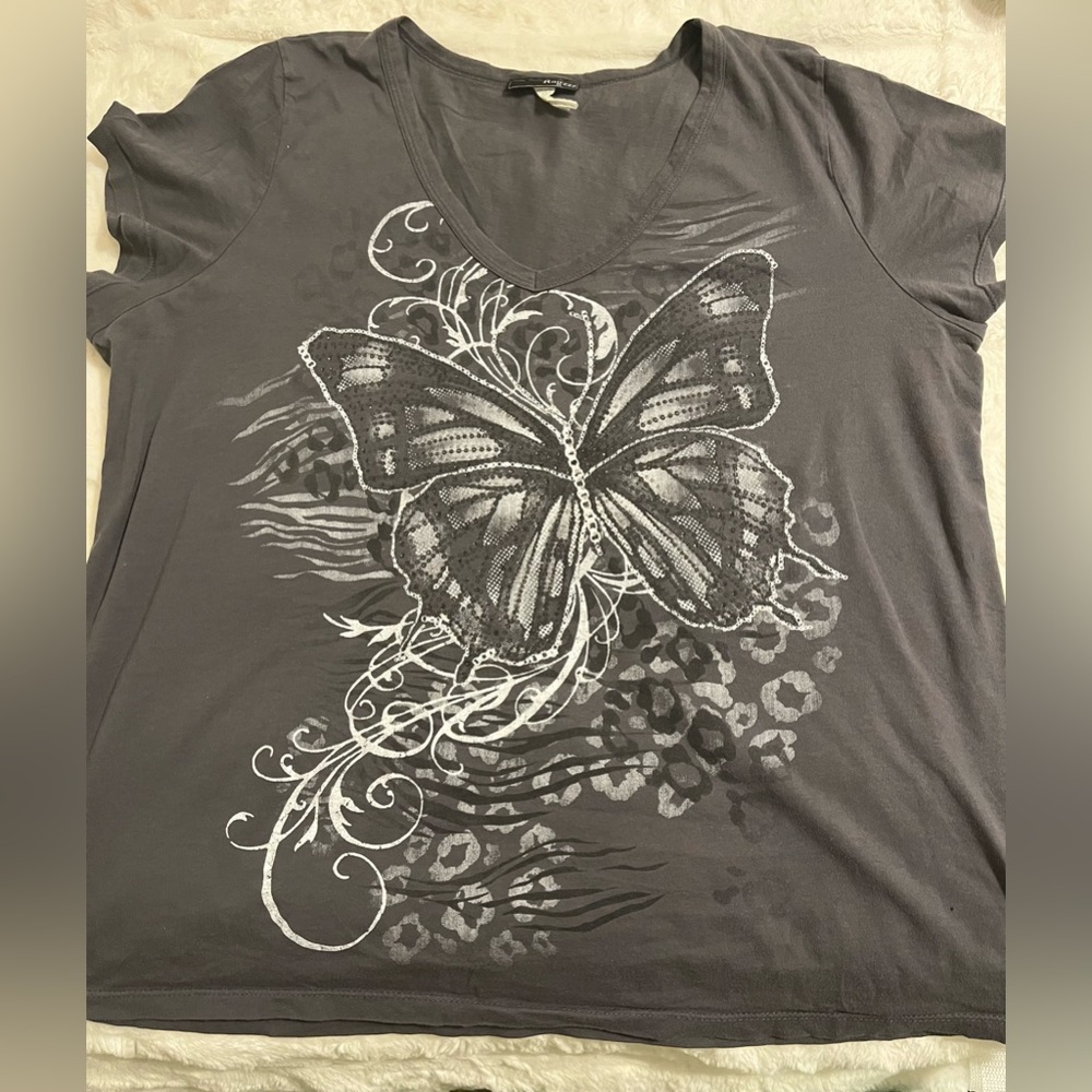 Butterfly on gray Ragzzz scene y2k shirt